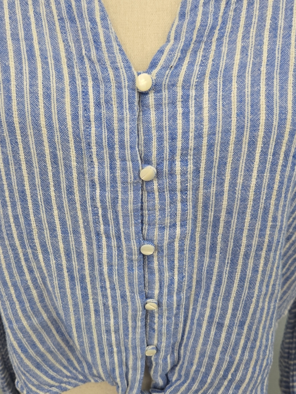 RAILS Sloane Azure Striped Blue Tie-Front Button Up V-Neck Blouse Sz Medium - Picture 3 of 10